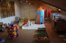 Duplo, Autogarage, Kappla, Brio-Eisenbahn, Teppich, etc.