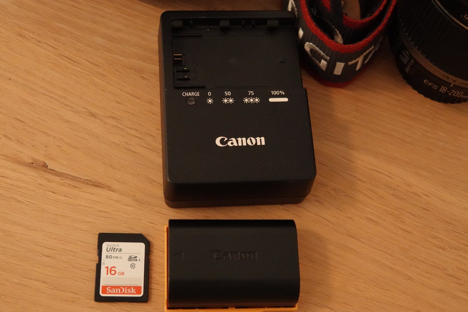 Canon Fotocamera: Canon EOS 60D mit EFS 18 - 200mm macro – Usato da Müntschemier venduto da Bluebonnet 7