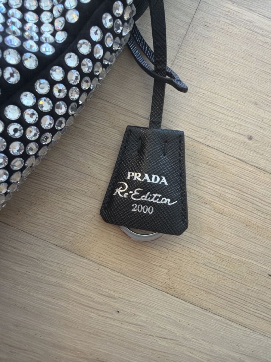 Prada Borse da donna: Prada Re-Edition Crystal Shoulder Bag Black – Nuovo (secondo la descrizione) da Effretikon venduto da MaisonNade 4