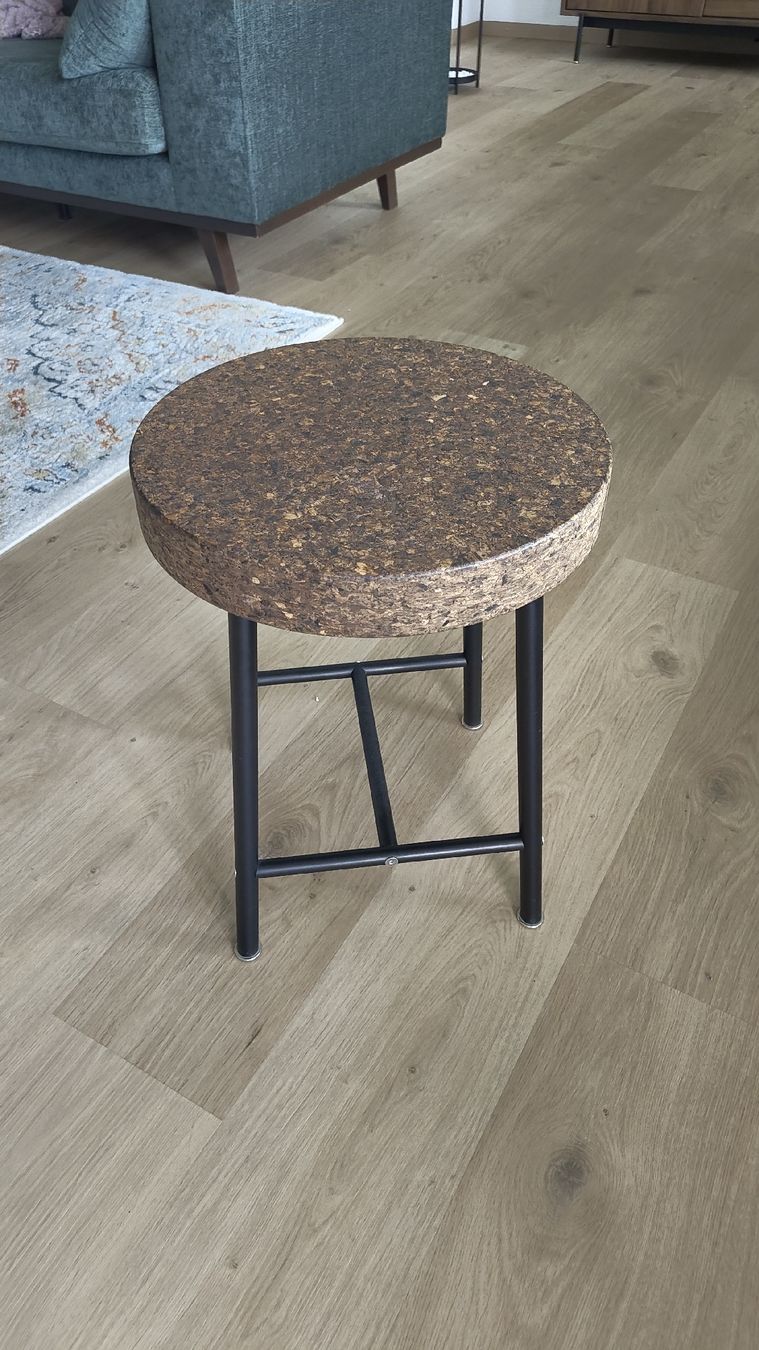 Ikea Set di tavolo e panche: Ikea Hocker und Couchtisch aus Kork – Usato da Würenlos venduto da Kev_adr_Mo