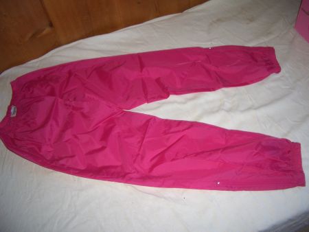 Gut erhaltene pinke Regenhose f. Frühling/Sommer Gr.164