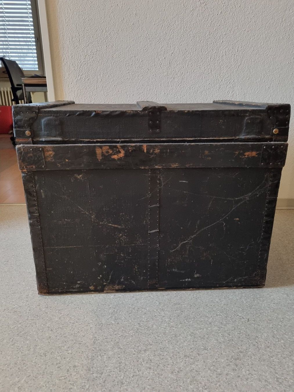 Schweizer Armee Cassapanche: Antike originale schweizer Militärtruhe – Usato da Horgen venduto da dabo68 8
