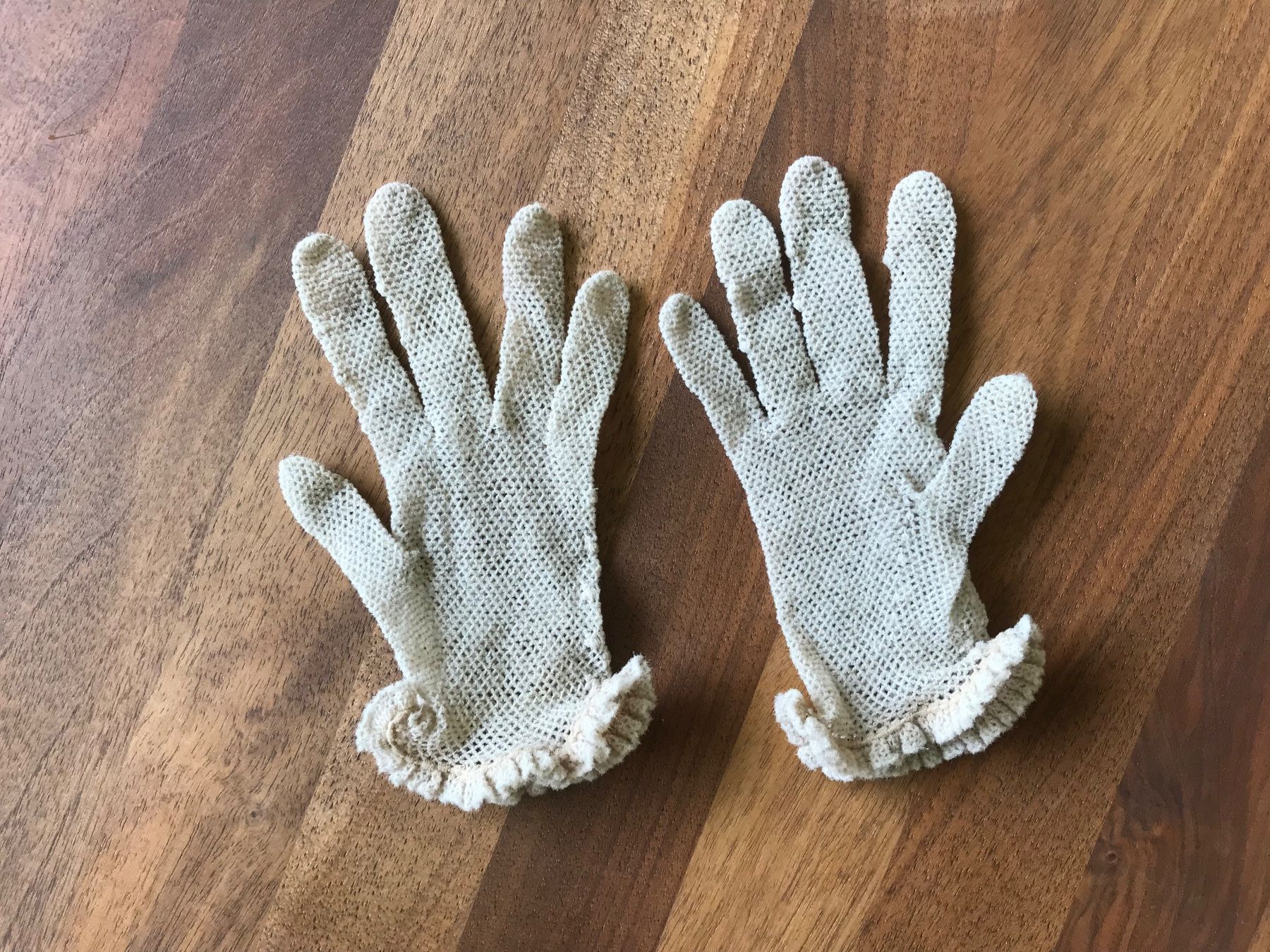 Kinderhandschuhe: Antike Kinderhandschuhe – Gebraucht aus Hittnau von Noppi 2