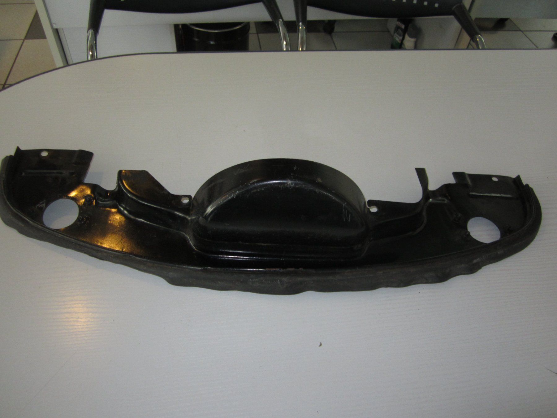 Porsche Tutti pezzi di ricambio auto: Porsche 356 Motorraumabdeckblech    hinten guter Zustand – Usato da Dietikon venduto da exclusive-cars-ag 3