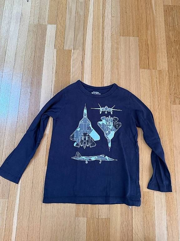 Camicie, T-shirt & Polo: T-Shirt Jet Planes Gr. 116 – Usato da Zürich venduto da vasile23