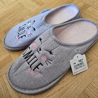 Cat House Slippers Size 39