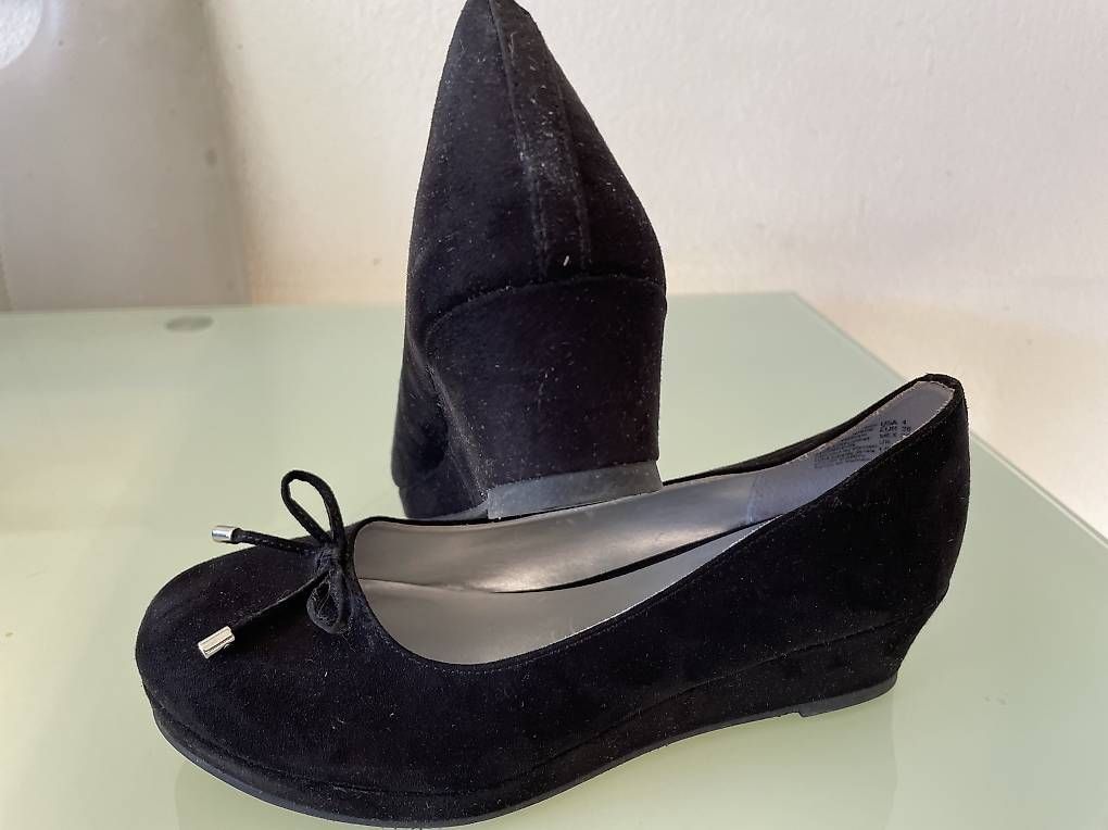 Scarpe da donna: Chaussures daim pointure 36 – Usato da Puidoux venduto da neg_9p7m