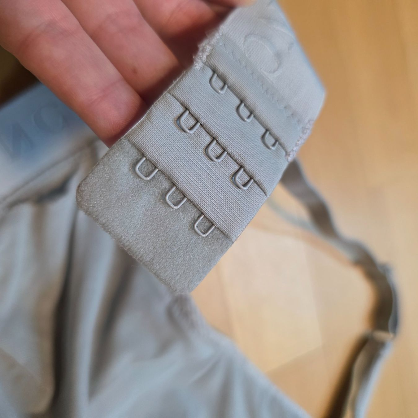 Altra biancheria intima: Esnce Bralette Gr. 40/L Grau – Usato da Wald ZH venduto da CapLux 6