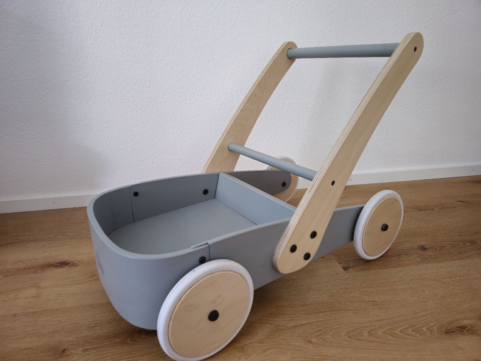 Pinolino Fahrzeuge für Kinder: Pinolino Holz-Lauflernwagen – Gebraucht aus Binningen von nini.vd