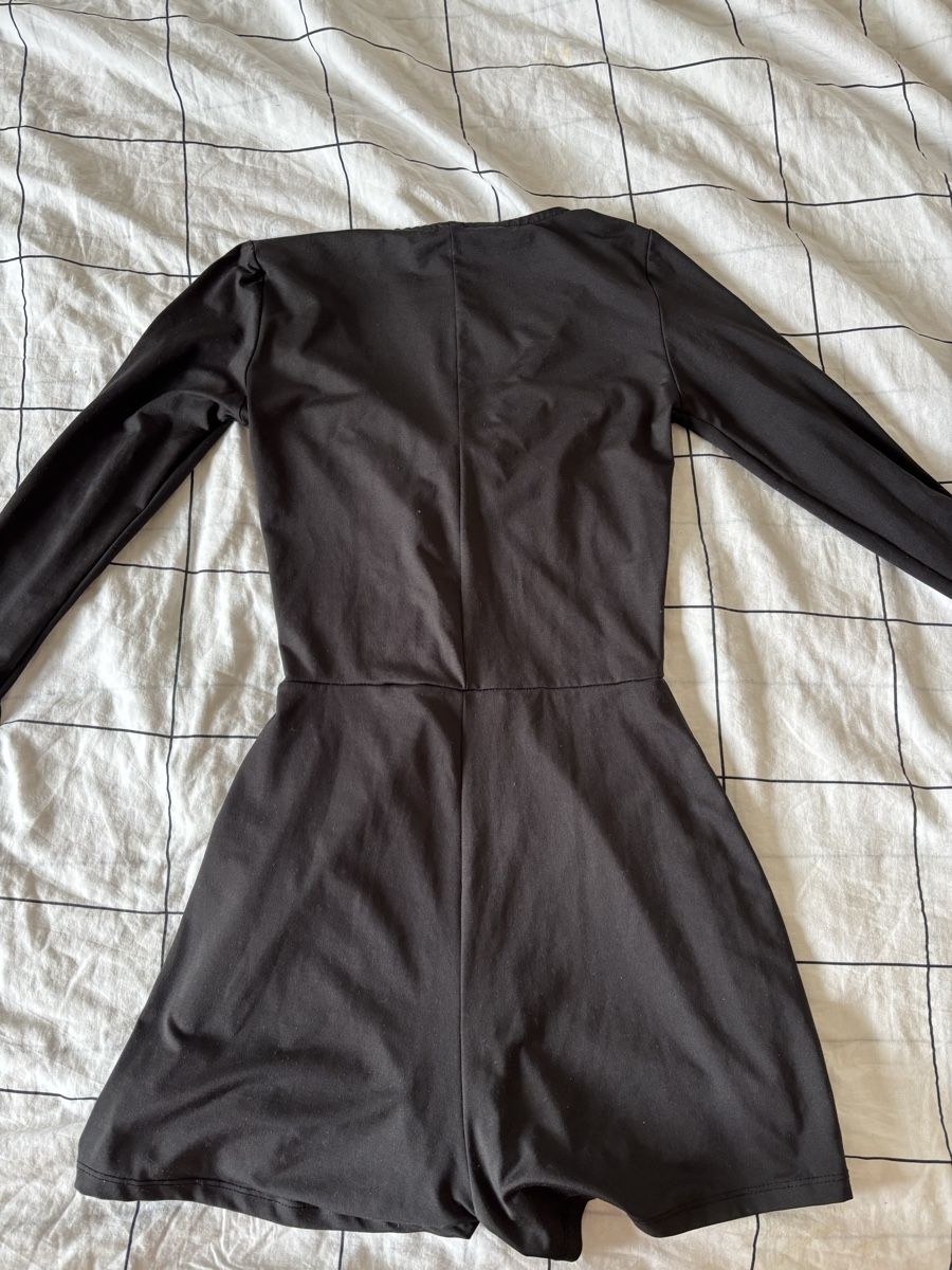Tute: BLACK LONG SLEEVE ROMPER XS – Usato da Bern venduto da kri_y8h8 1
