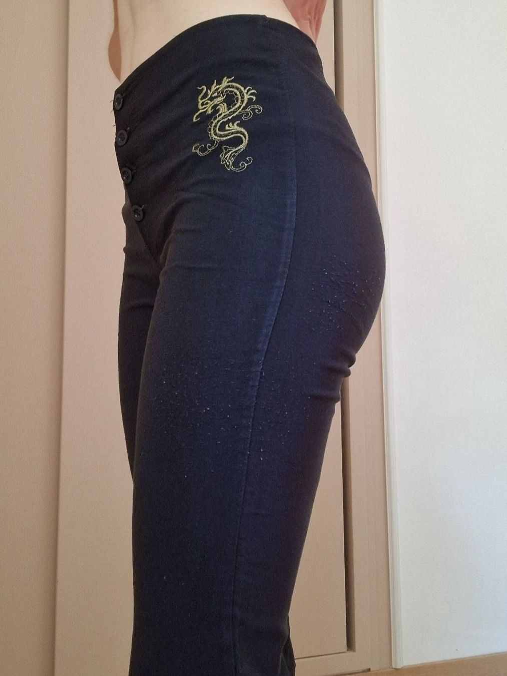 Pantaloni: Pantalon noir stretch – Usato da Onex venduto da viv_72hm