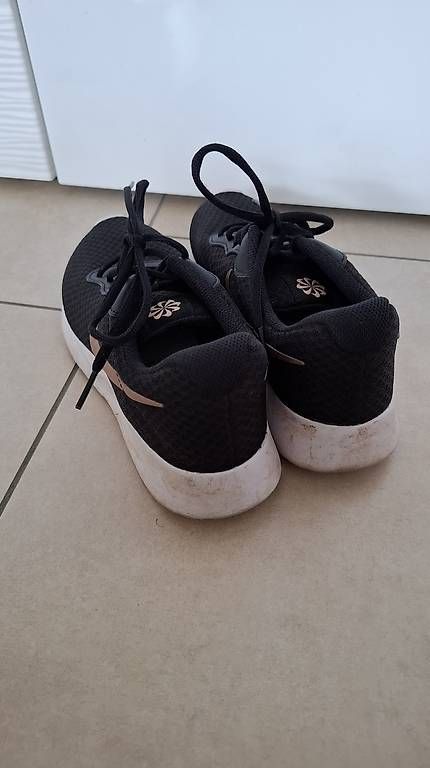 Scarpe da donna: Nike Sneaker - Grösse 39 – Usato da Rickenbach b. Wil venduto da Beautiful.Things 2