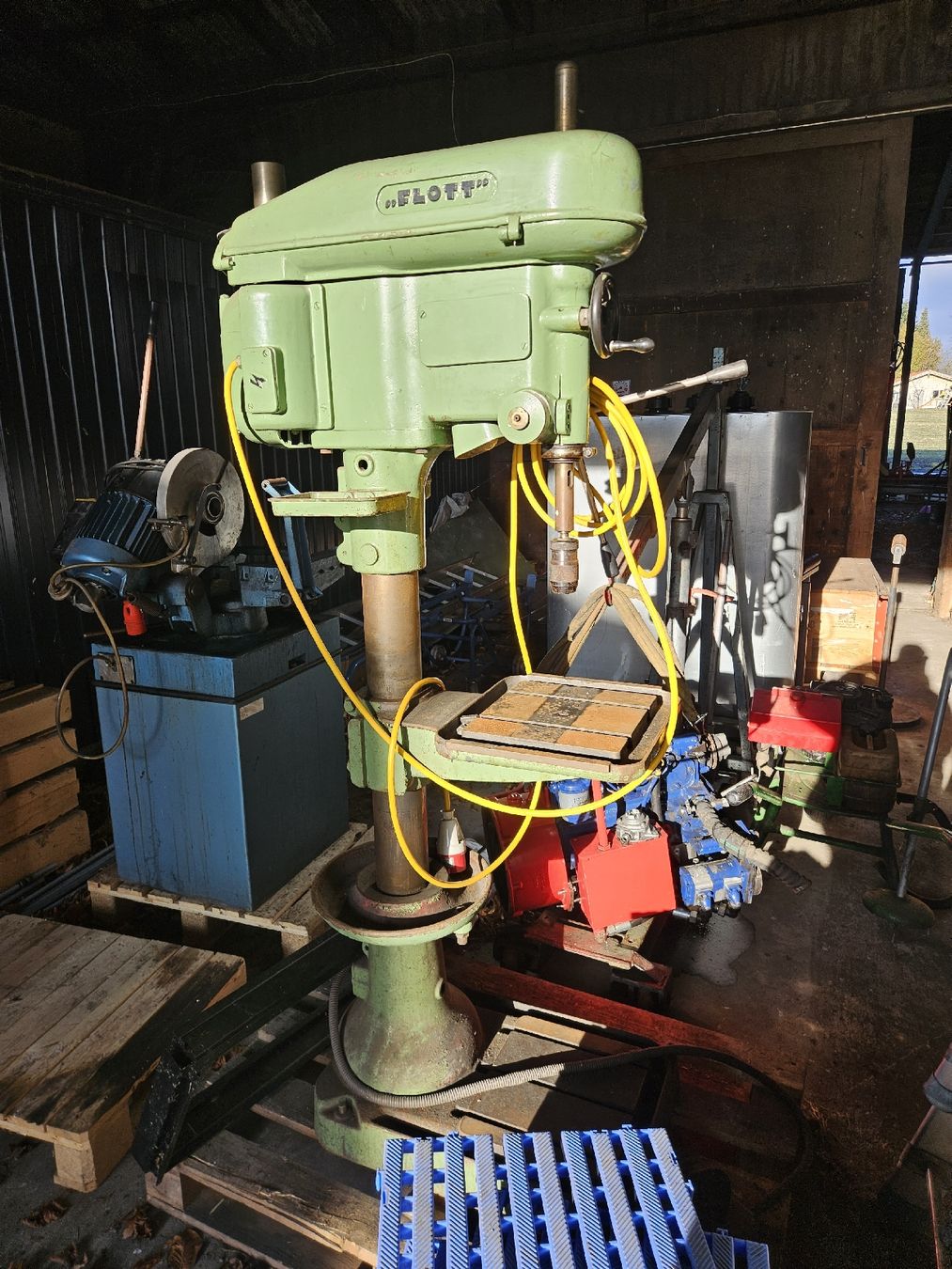 Flott Trapani: Ständerbohrmaschine Flott SB23 – Usato da Oberriet SG venduto da Deutz5120