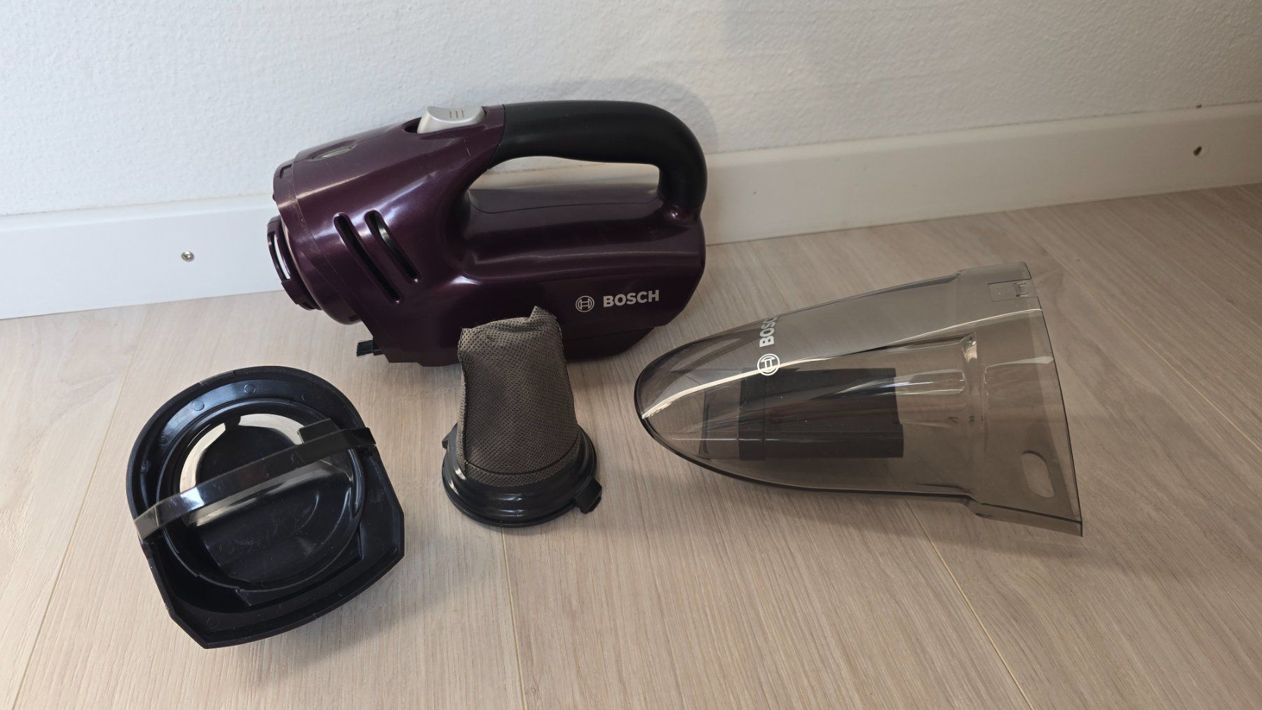 Bosch Staubsauger & Zubehör: Handstaubsauger Bosch 45W – Gebraucht aus Buchs ZH von Reto_981 2