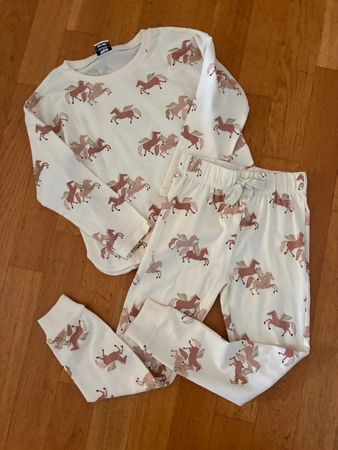 Tolles Pyjama Gr. 110, Neu