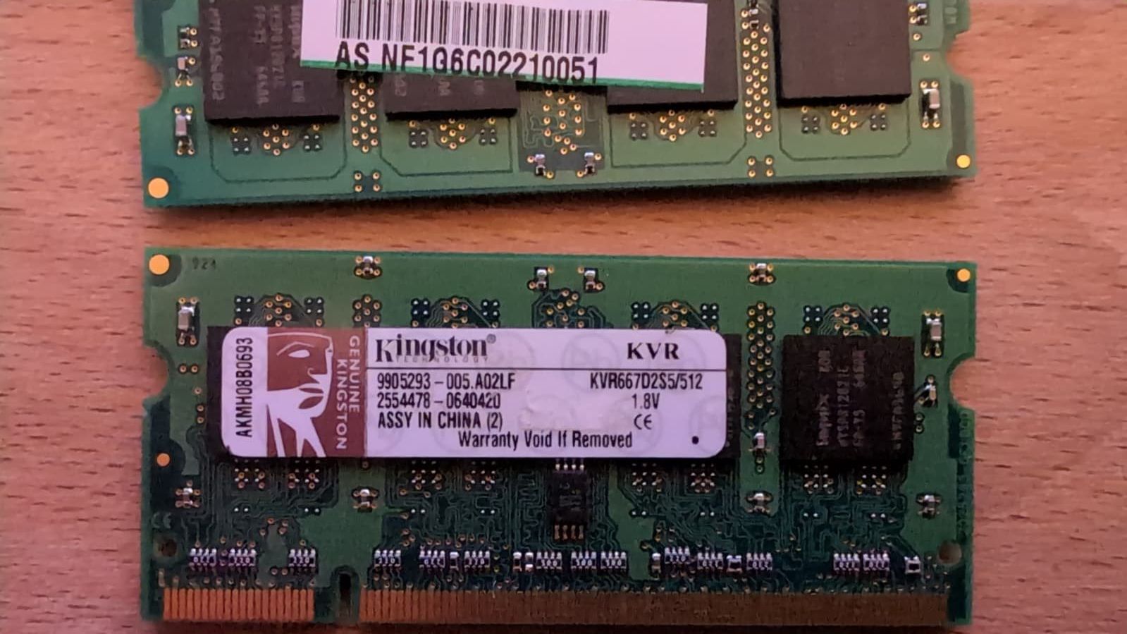 Kingston Memoria / RAM: RAM Kingston 2x512MB DDR2 PC2-5300 – Usato da Bottens venduto da till79 1