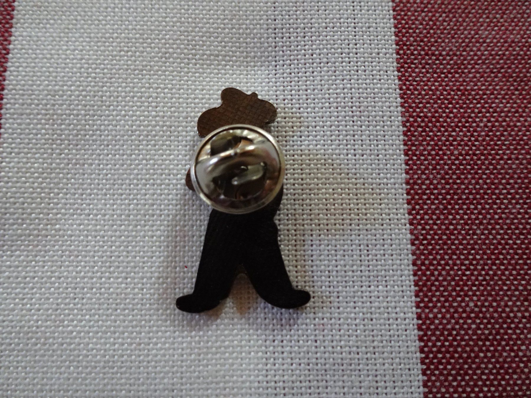 Figuren: Globi Pin - Globi stehend  - G1445 – Gebraucht aus Küssnacht am Rigi von Globi-Love 1