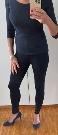 Schwarze oder Blaue Leggings, Grösse S. Top  - Bequem!