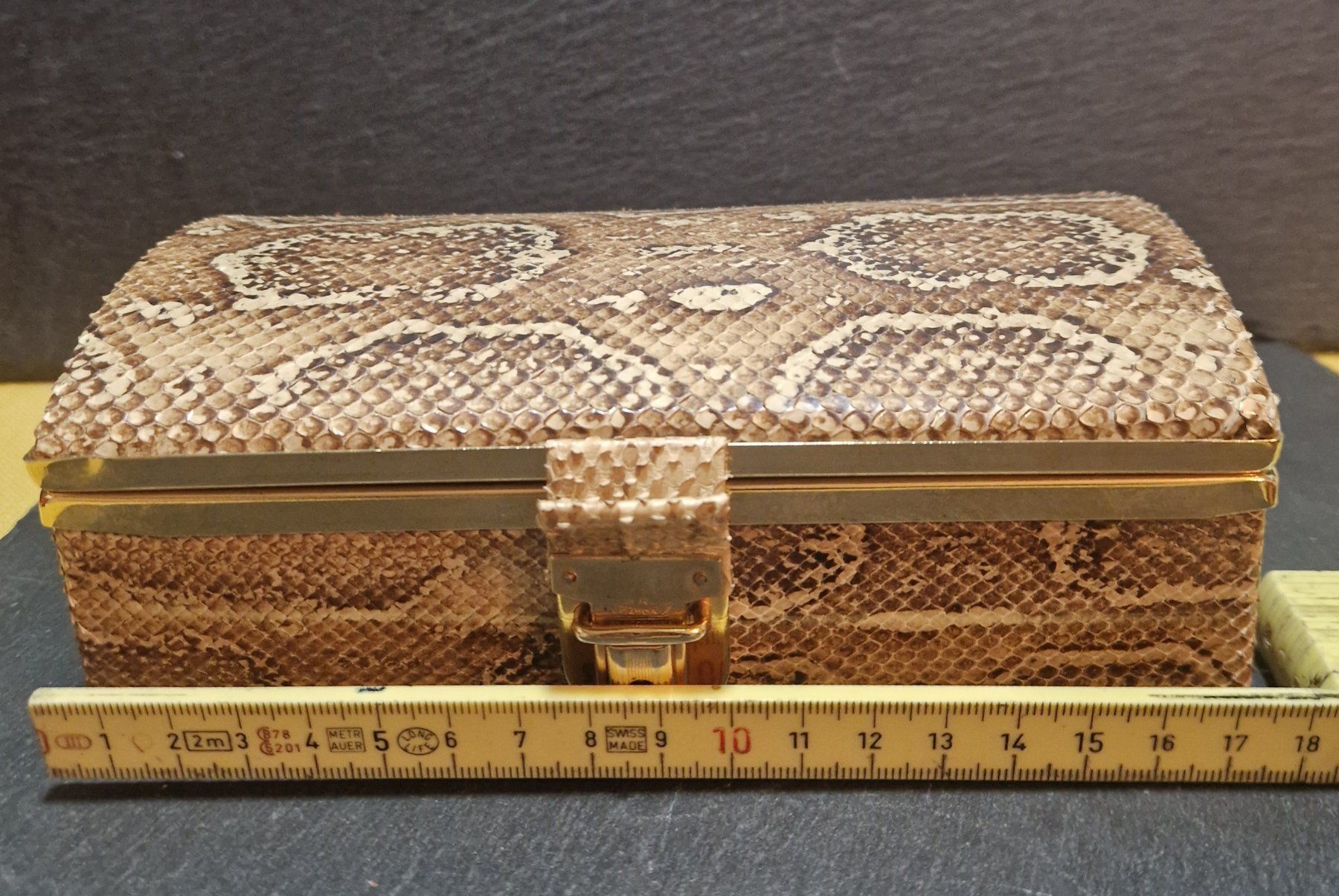 Schmuckkästen: Schmuckschatulle Echtes Schlangenleder mit Schlüssel – Gebraucht aus Winterthur von Sadega 9