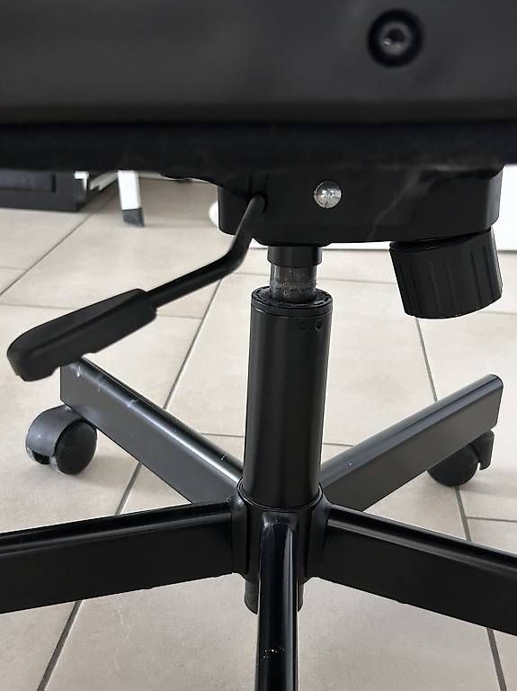 Ikea Sedie: Bürostuhl – Usato da Laufen venduto da Jassi.quinn 4