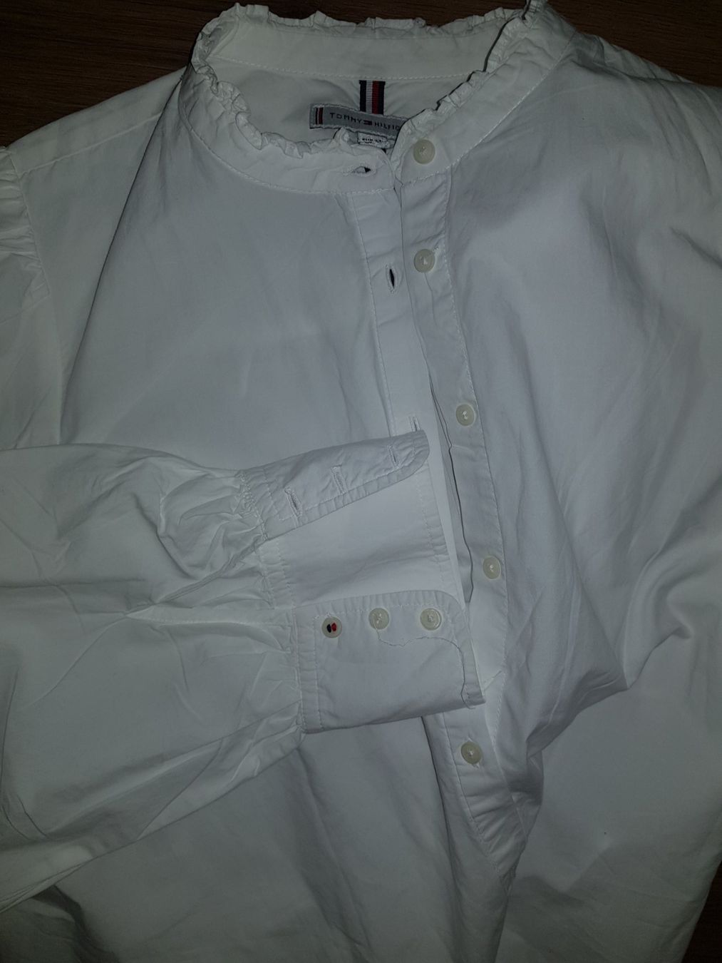Tommy Hilfiger Lotti di vestiti: Ted Baker,TOMMY HILFIGER,  Bekl.Paket – Usato da Wetzikon ZH venduto da med_2y76