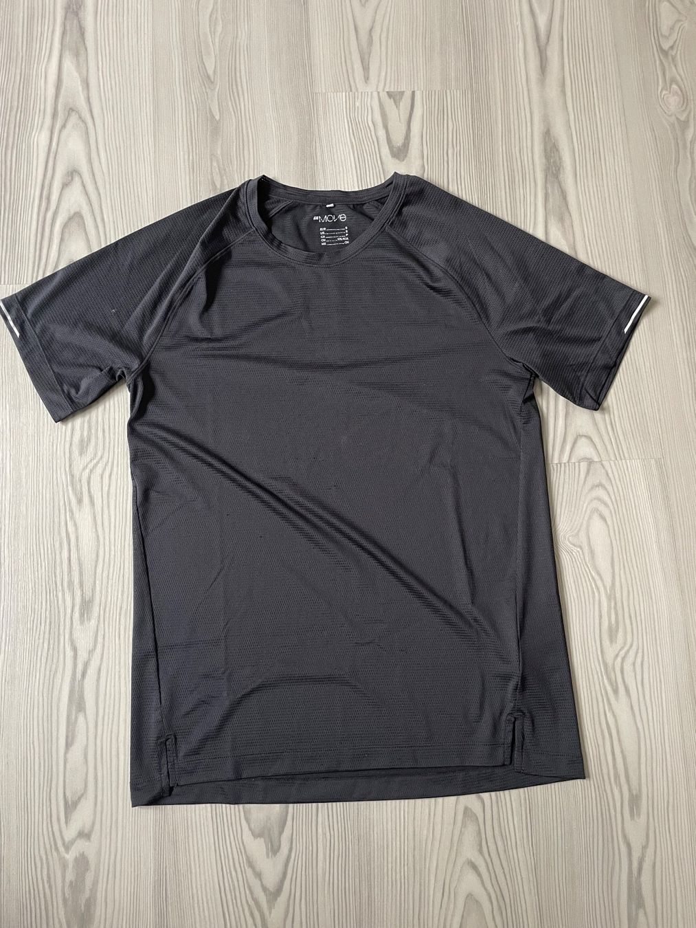 H&M T-shirt: H&M Sportshirt (2x) – Usato da Freienwil venduto da weberjoel 1