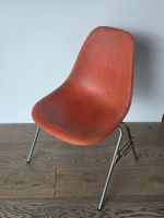 Eames / Vitra Chair Fiberglas