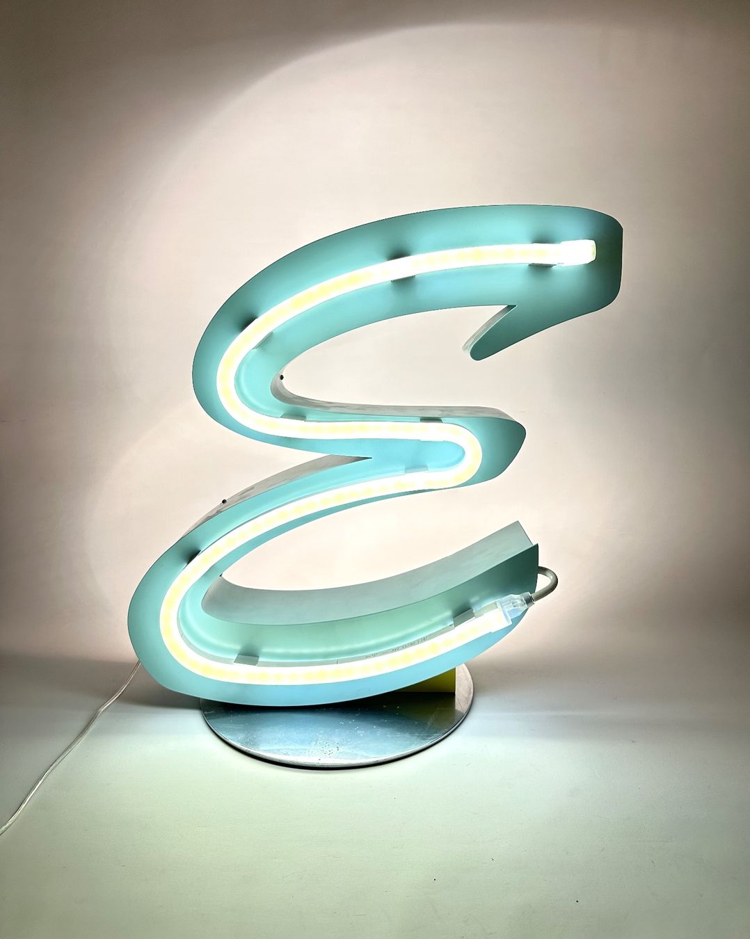 Lampade: grosser Tischlampe Leuchtbuchstabe "E" – Usato da Basel venduto da D.plus