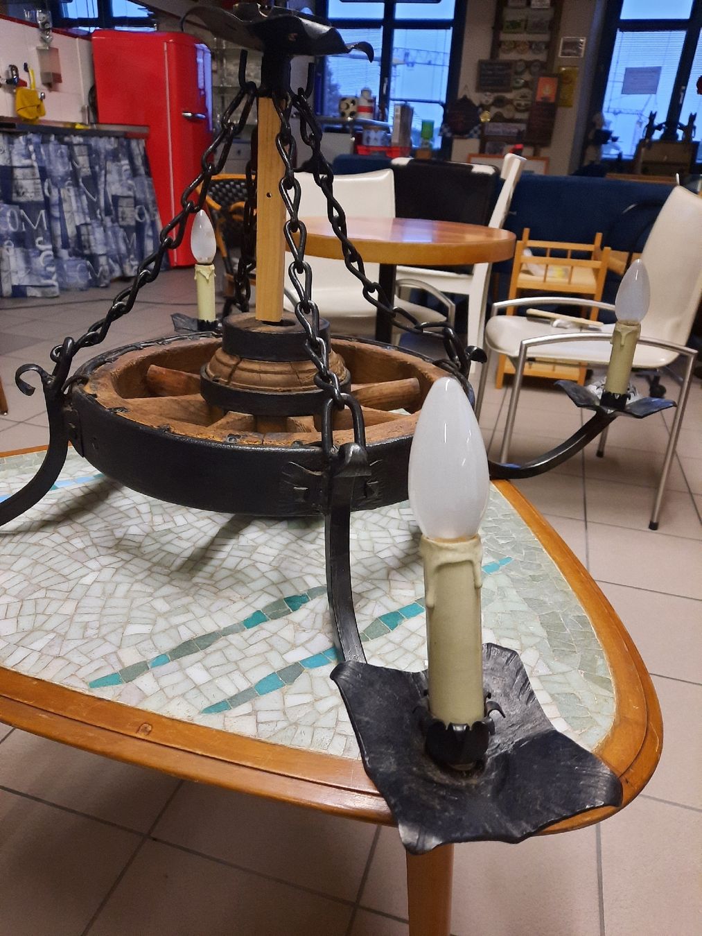 Lampadari & plafoniere: Originelle Schubkarrenrad-Deckenlampe – Usato da Vaduz venduto da DIESEL_60 1