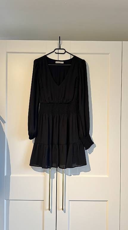 Vestiti: Mini-Kleid, schwarz, S/36 – Usato da Luzern venduto da bar_v528