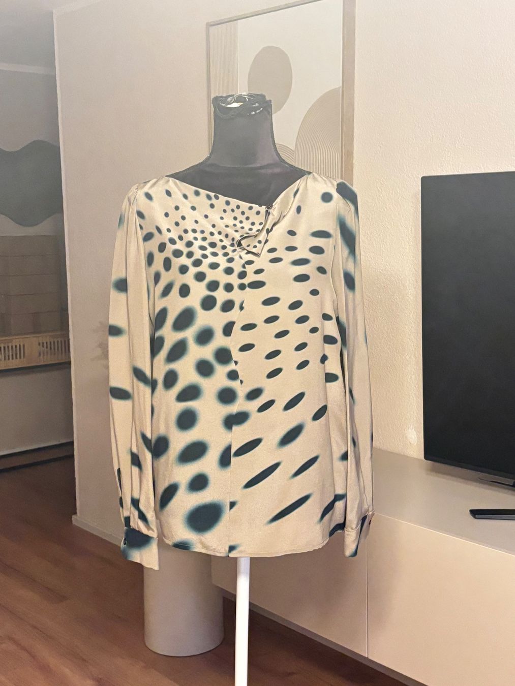 Sonia Rykiel Blusen: Sonia Rykiel Bluse 100% Seide – Gebraucht aus St. Margrethen SG von dijanaO 4