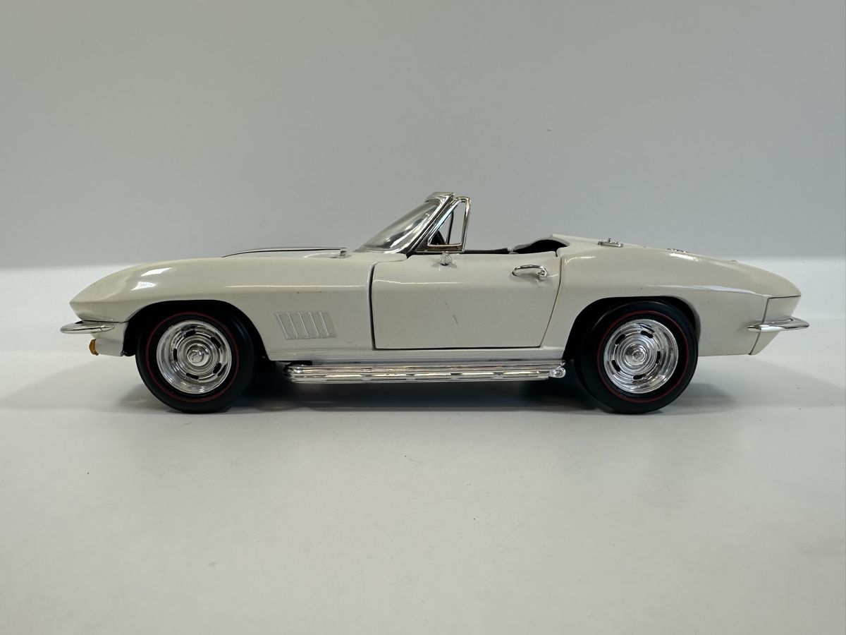 AMT/ERTL Modellautos: Chevrolet Corvette C2 1:18, ERTL, mit Klappscheinwerfer – Gebraucht aus Zofingen von rf9_x2xt 2