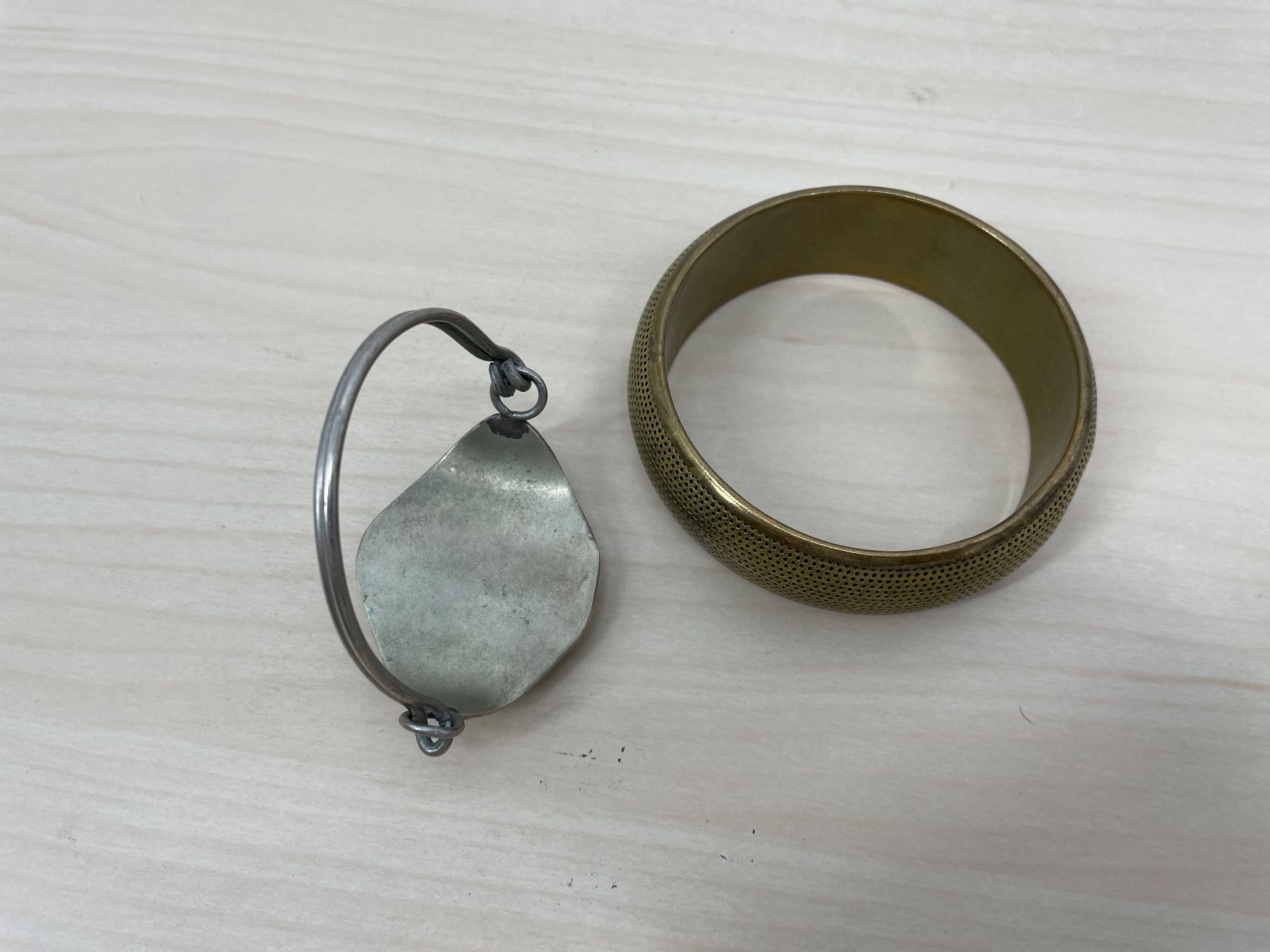 Armbänder & -reifen: Lot de bracelets – Gebraucht aus Lausanne von PlusValue_Lausanne 2