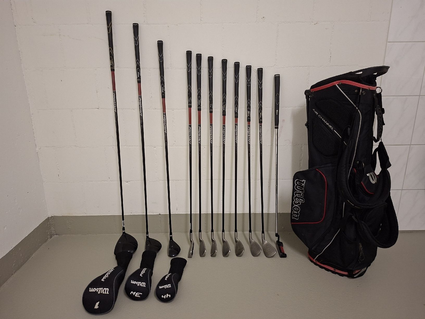 Wilson Mazze & Set: Golf Set Anfänger Linkshänder – Usato da Hünenberg venduto da 1902