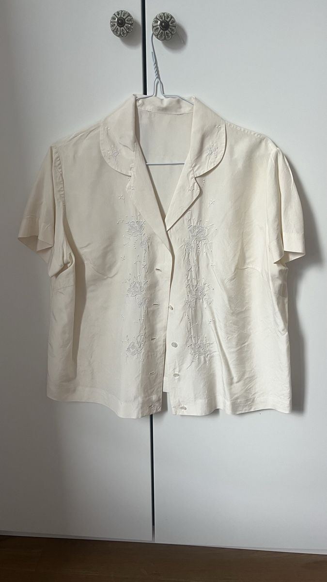 Blusen: Camicetta di seta beige ricamata manica corta  – Neu (gemäss Beschreibung) aus Lugano von yul_fhg2 1
