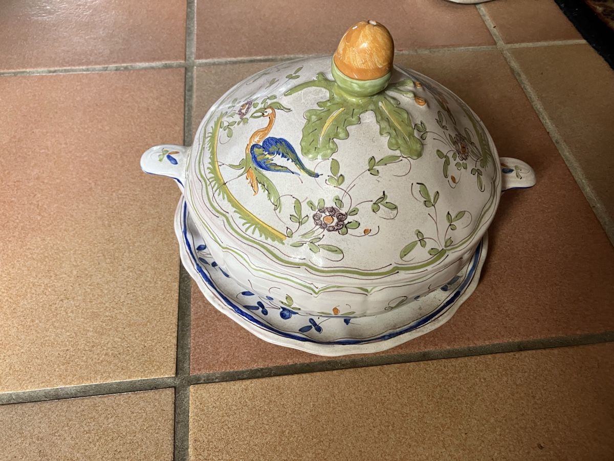 Set di piatti: Soupière Décor Moustiers – Nuovo (secondo la descrizione) da Liebefeld venduto da PoloLePoulpe