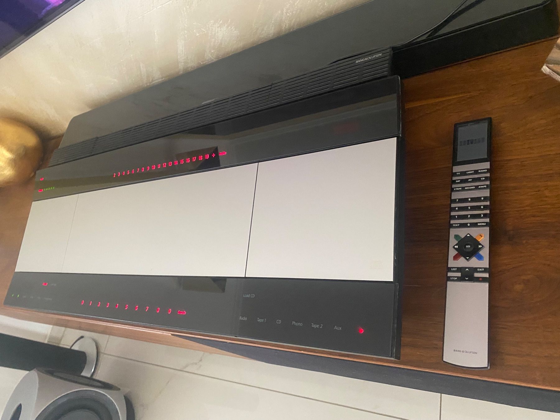 Bang & Olufsen Sistemi audio & multimediali: Bang & Olufsen BeoCenter 9300 – Usato da Buchs Ag venduto da slj_hbb7 6
