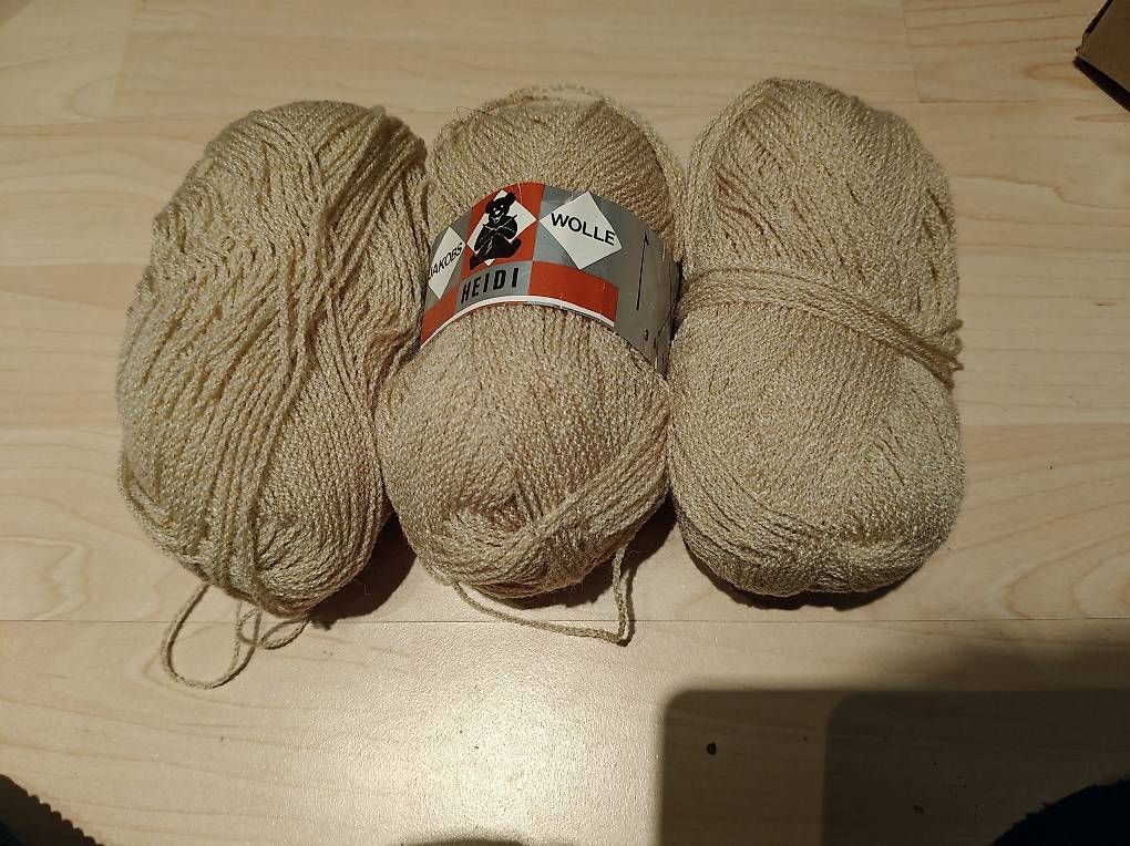 Laine: Strickwolle beige – Neuf avec emballage d'origine à Schiers par ver_ddm2