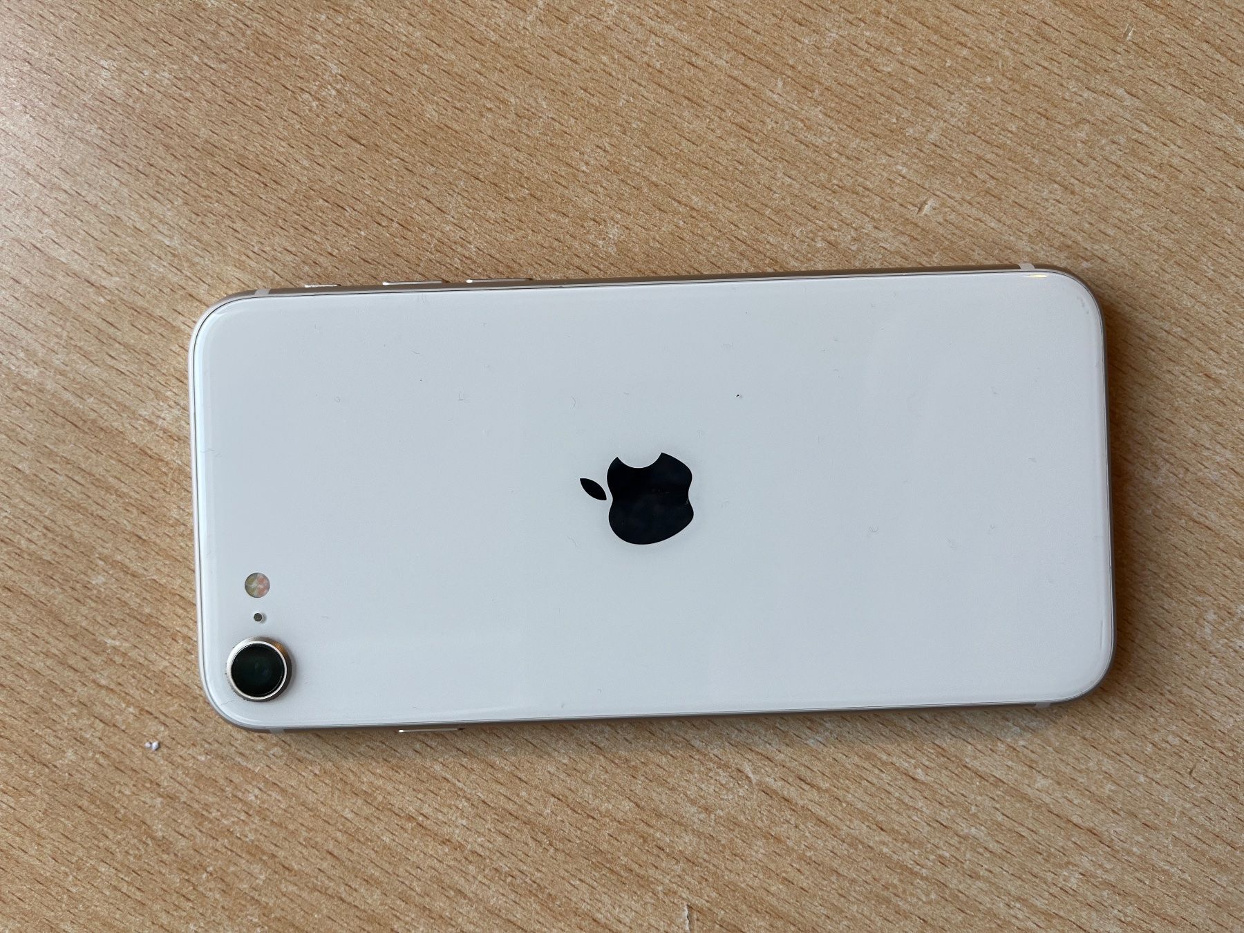 Apple Telefoni cellulari / Smartphones: Iphone SE 3.Generation, Akku 97%, diverse Covers, inkl. OVP – Usato da Urnäsch venduto da Bergwerk. 3