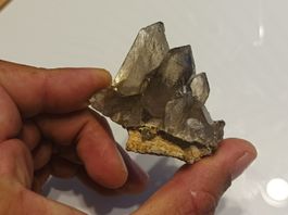 Smoky Quartz - Swiss - 5.7x5.3x3 CM