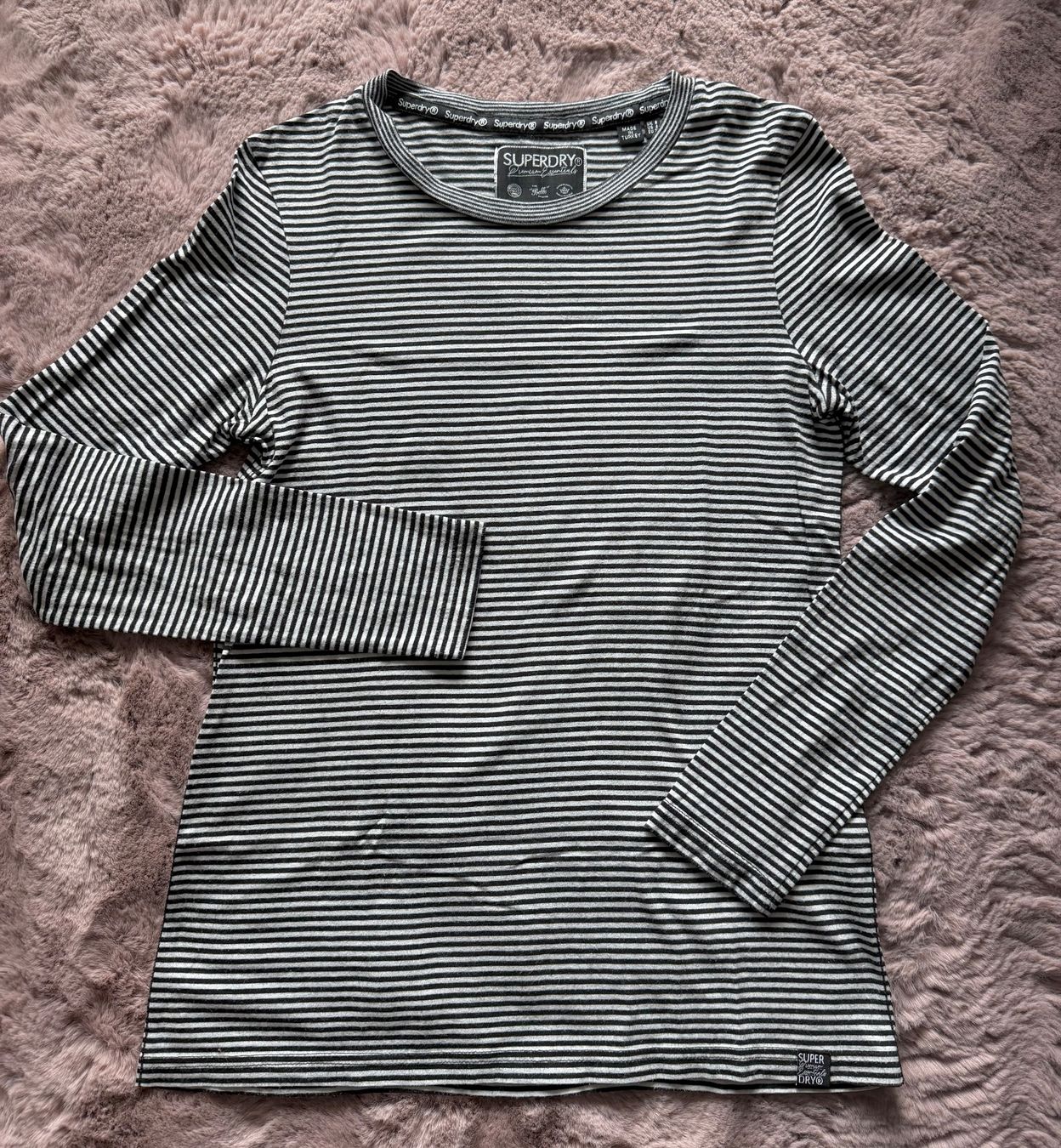 Superdry T-Shirts: Superdry - Langarmshirt Ringelshirt Gr. 36 – Gebraucht aus Sursee von escape62