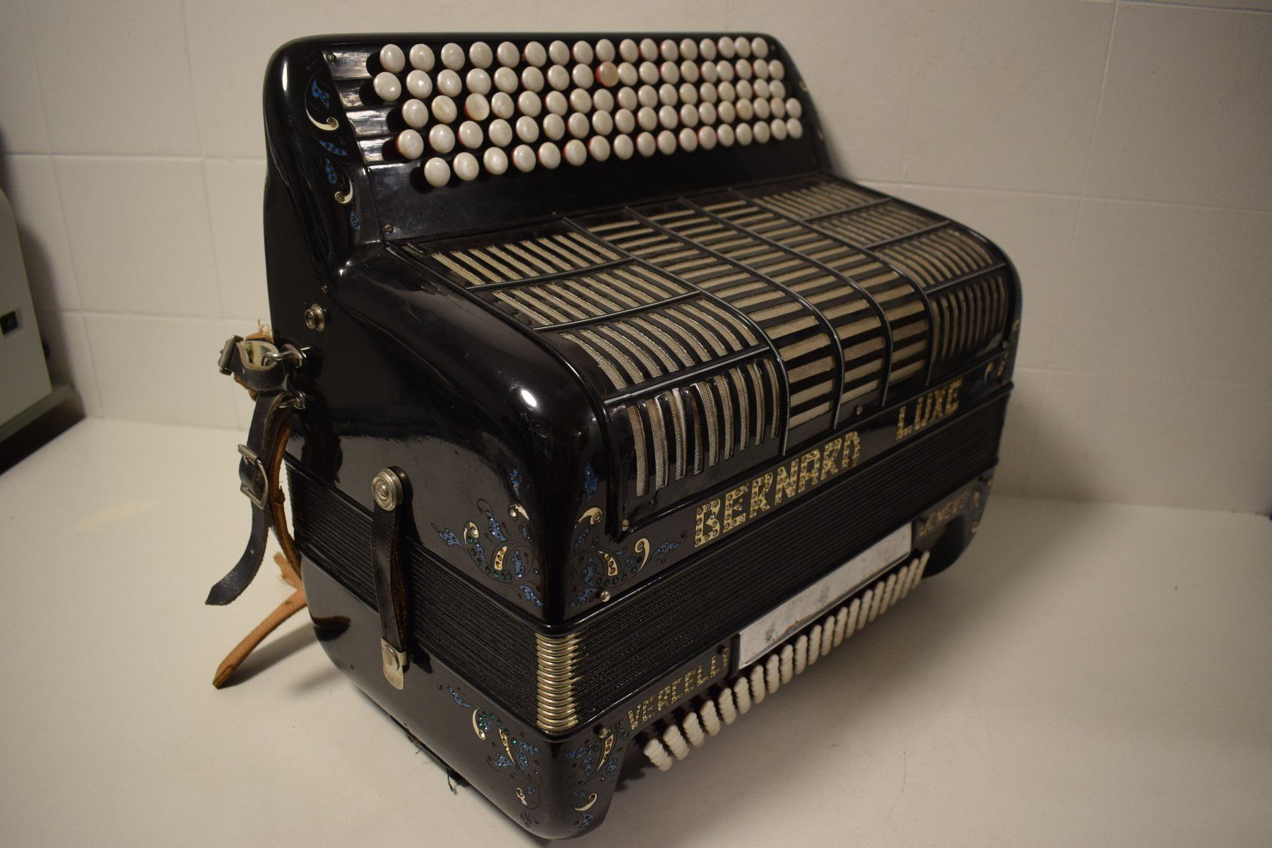 Strumenti musicali: Akkordeon chromatisch Bernard Luxe – Usato da Zürich venduto da baumusik 1