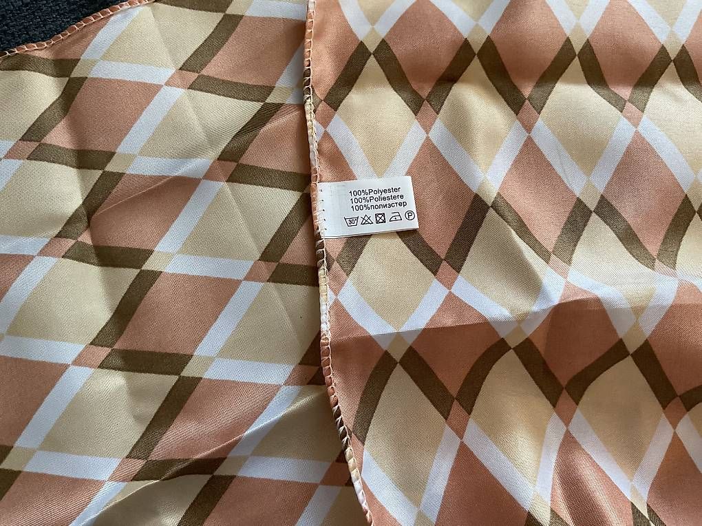 Polyester Foulards, Tücher & Schals: Foulard en polyester neuf – Neu und originalverpackt aus Icogne von Juka 2