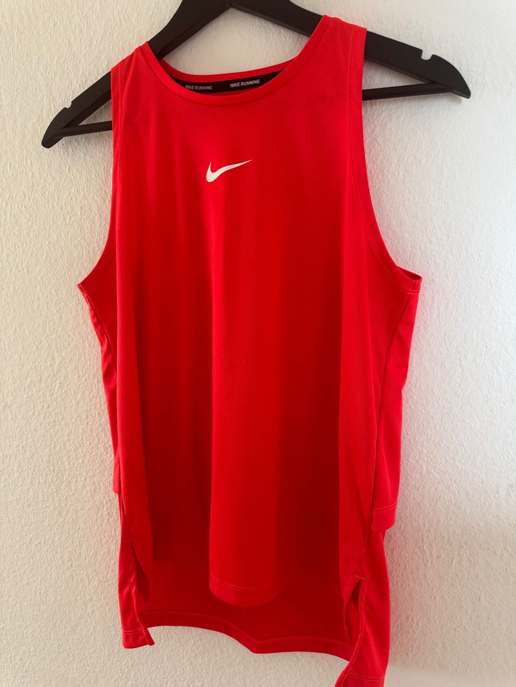 Nike T-shirts: Nike Running T-Shirt – D'occasion à Losone par Kleeblatt_1