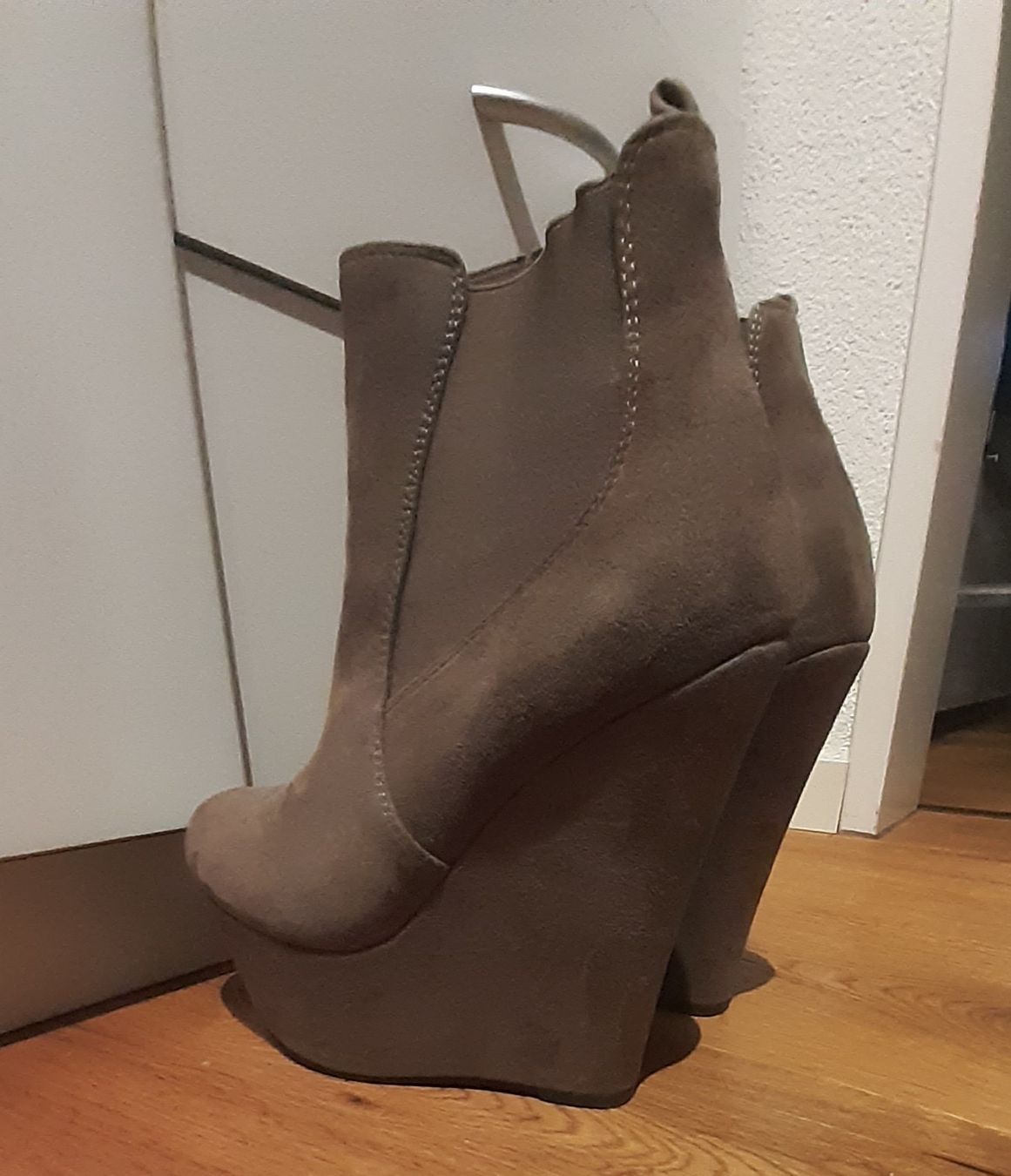 Scarpe da donna: Ankle Boots Damen – Usato da Bad Ragaz venduto da ocl_2fyc