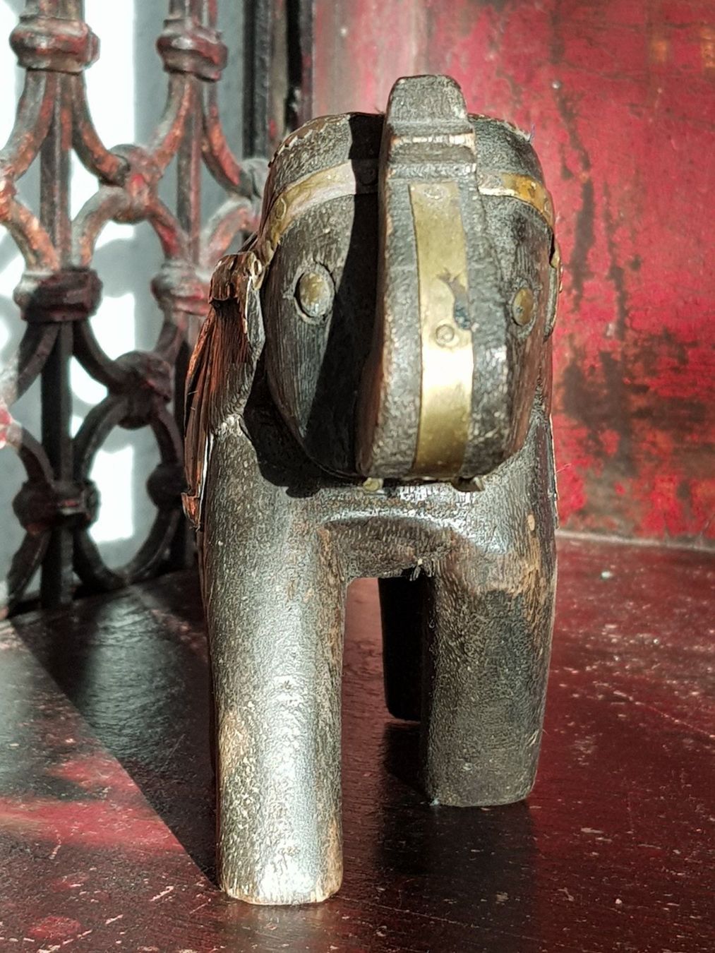Statuette: INDISCHER HOLZELEFANT MIT MESSING – Usato da Root venduto da LifestyleAccessoires 2