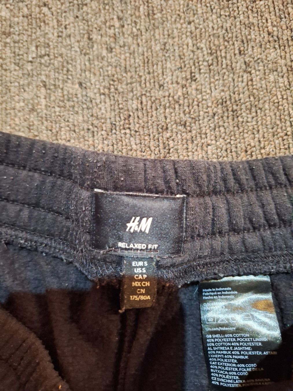 C&A T-Shirts: 4 T-Shirt und Shorts Gr S – Gebraucht aus Wegenstetten von mcfly321 3