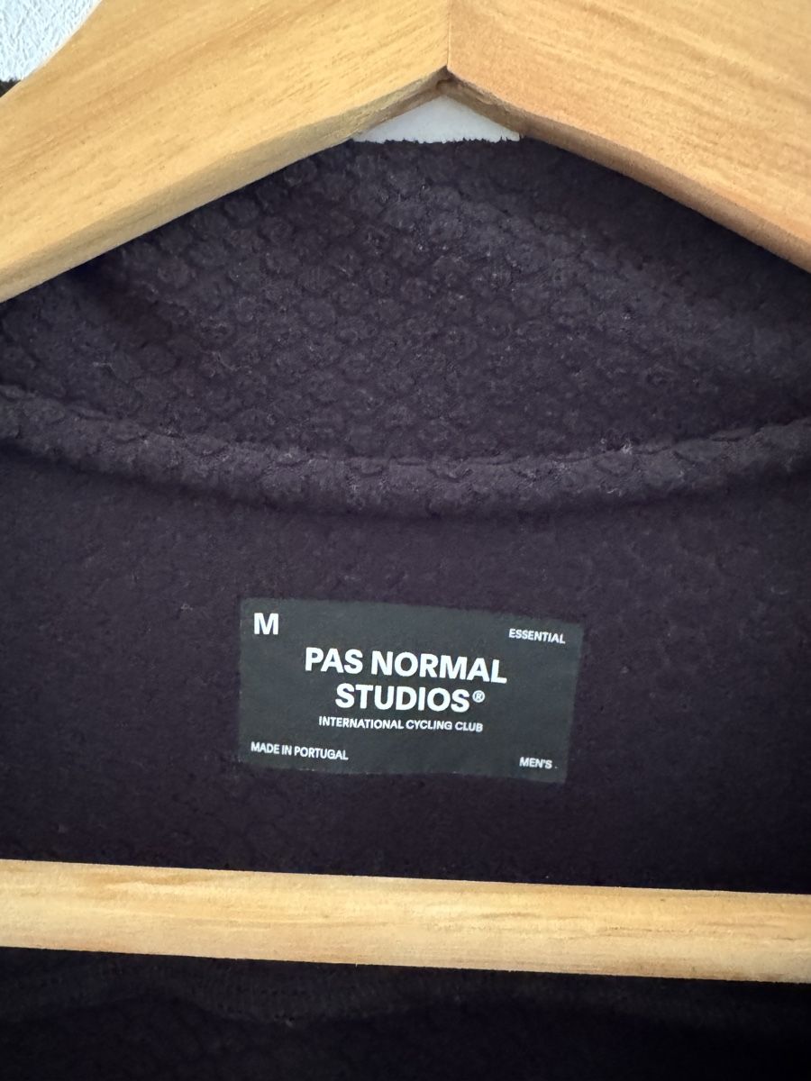 Pas Normal Studios Canottiere & Pantaloni: Pas Normal Studios - Essential Thermal Long Sleeve Jersey – Usato da Diesse venduto da second_life 2