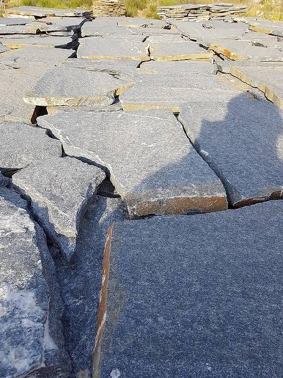 Pietre & tegole: Quarzit Polygonalplatten-Garten-Terrassenplatten 2-3cm/30m2 – Nuovo e nell'imballaggio originale da Olten venduto da jf7_gkj6 1