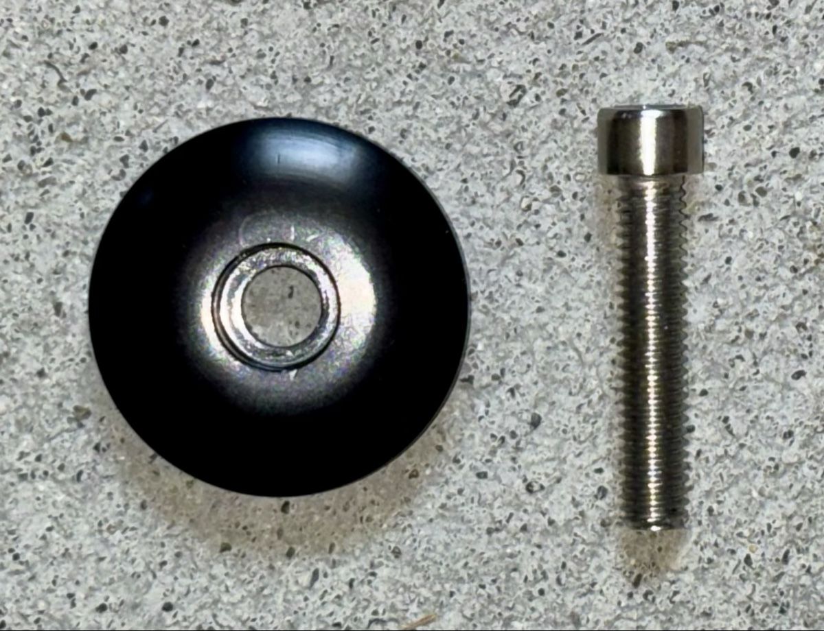 Pièces détachées: Vorbaudeckel / top cap – Neuf (Voir description) à Geuensee par casati01